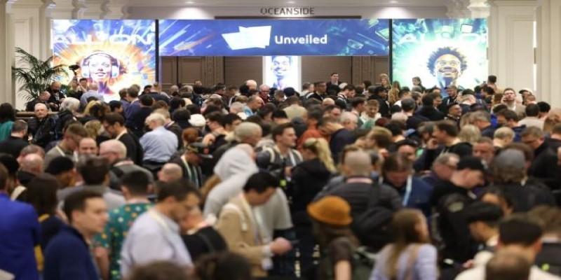 What’s Fueling the $537 Billion Consumer Tech Boom in 2025